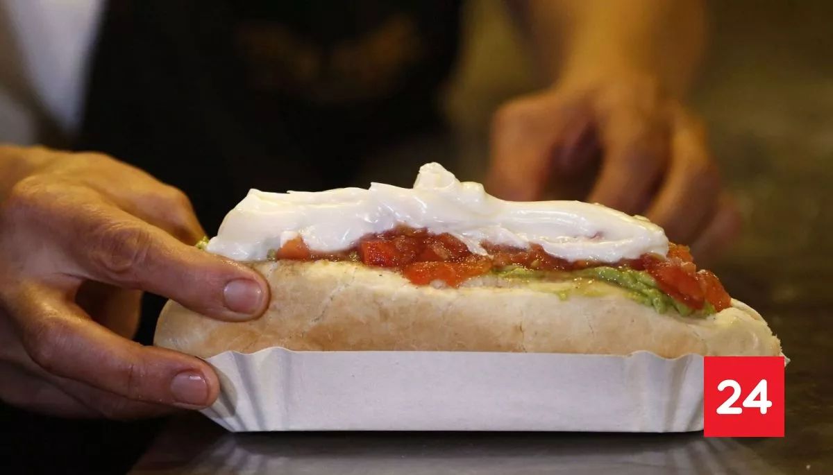 #Tendencias 

Día del Hot Dog: cadena de comida rápida lanza promociones por menos de $5 mil 

Más detalles ⬇