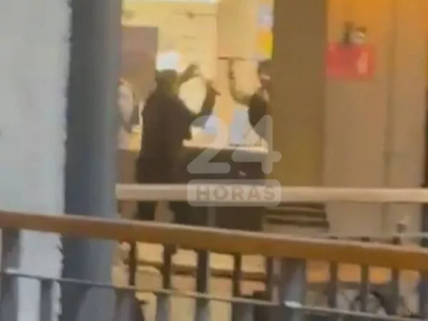 Delincuentes con machetes asaltaron tienda de celulares en el MUT