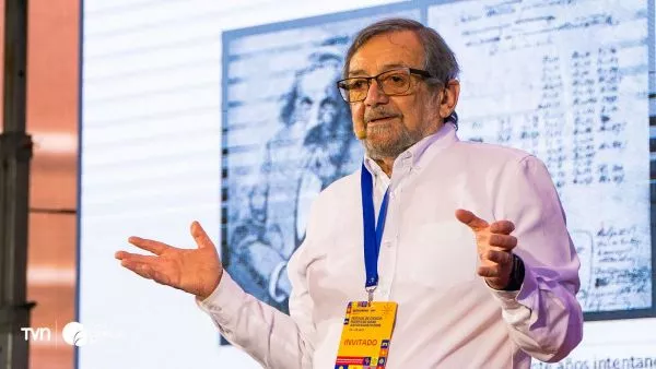 Ramón Latorre en Puerto de Ideas.