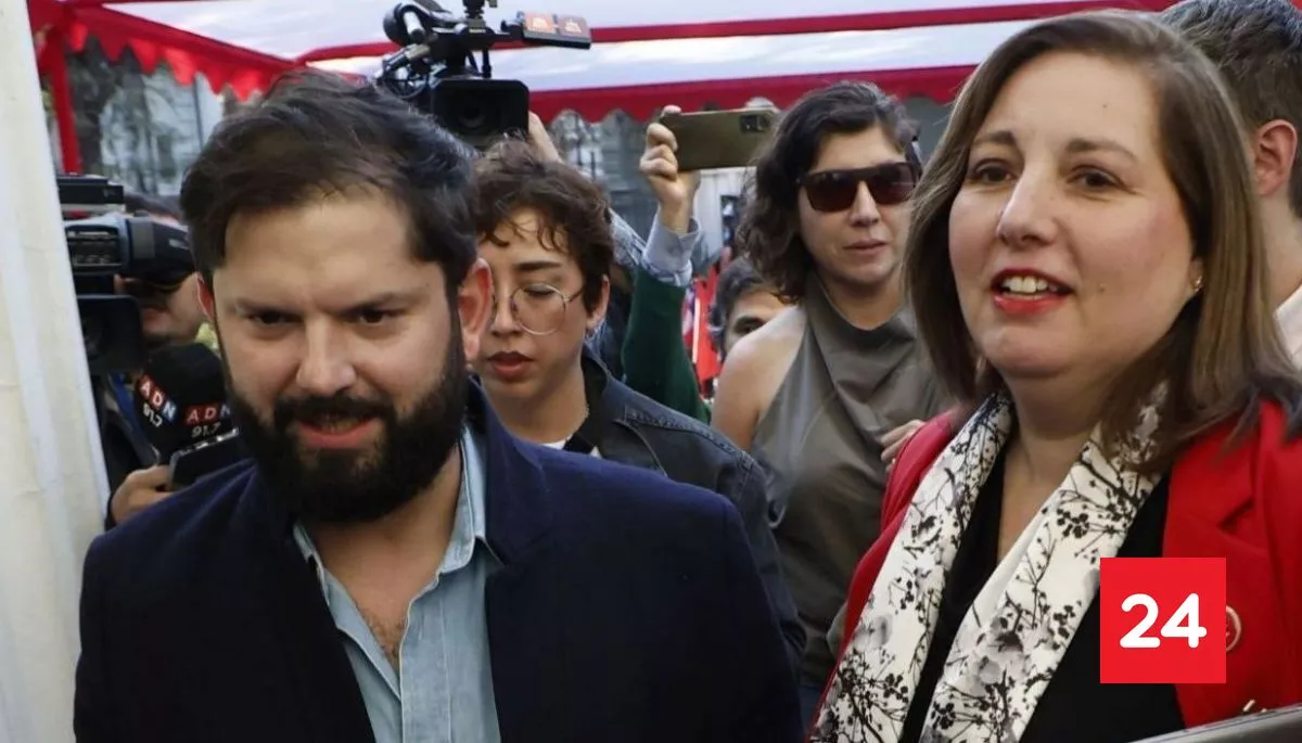 #Política 

Boric declina referirse a dichos del Presidente Kast y alerta por reajuste fiscal: 