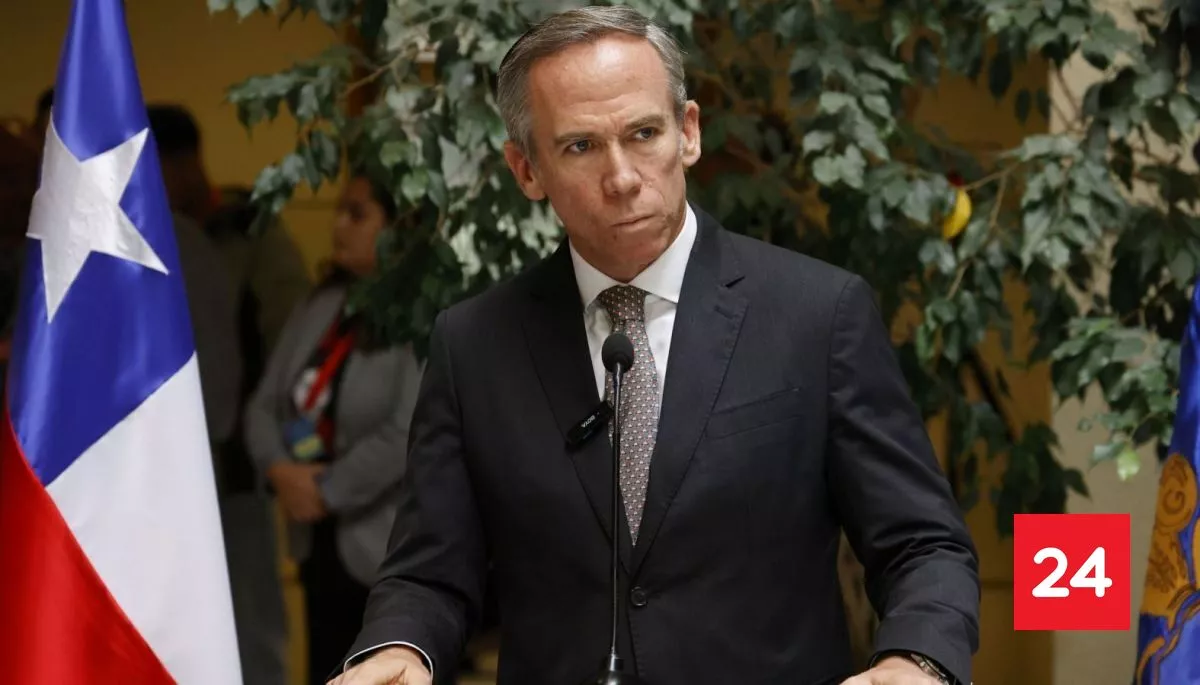 "Hacienda comunicó mal y en el momento equivocado": Alessandri por cambios en el programa Junaeb