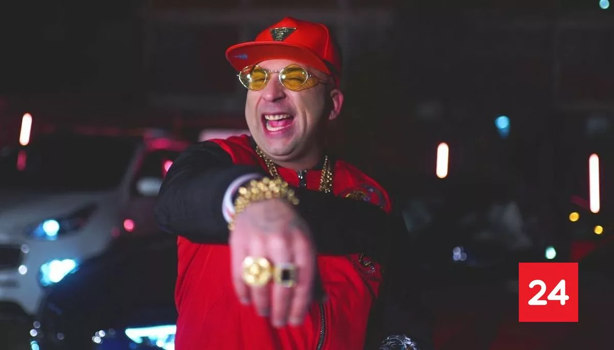 #Nacional 

¿Quién es Fabián Riveros? El cantante urbano detenido por tráfico en Pudahuel 

Más detalles ⬇️