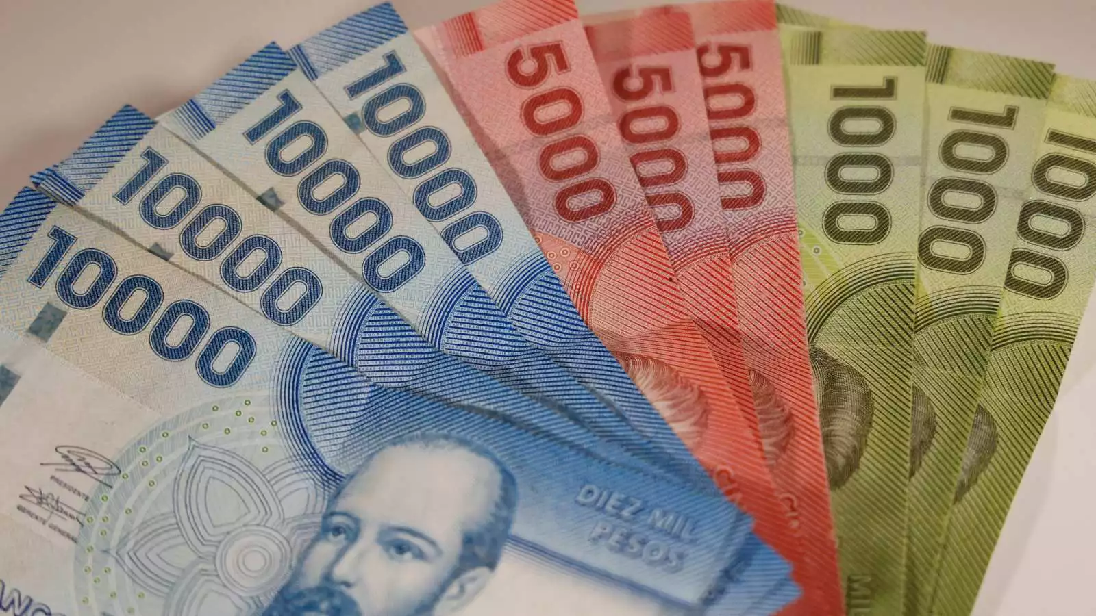 Billetes de distinta denominación