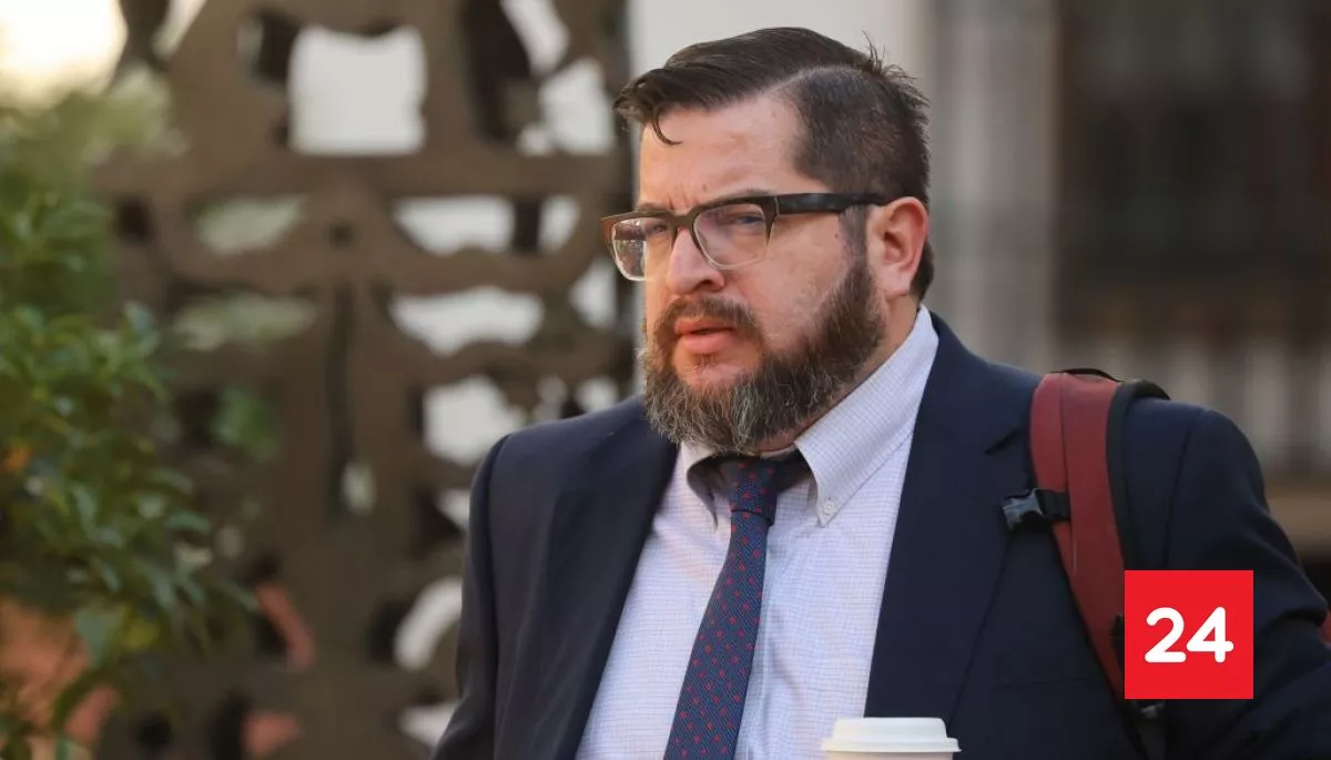 #Política 

‘Estado en quiebra’: Ofician a Segegob para suspender a Cristián Valenzuela durante sumario ordenado por Contraloría 

Más detalles ⬇️