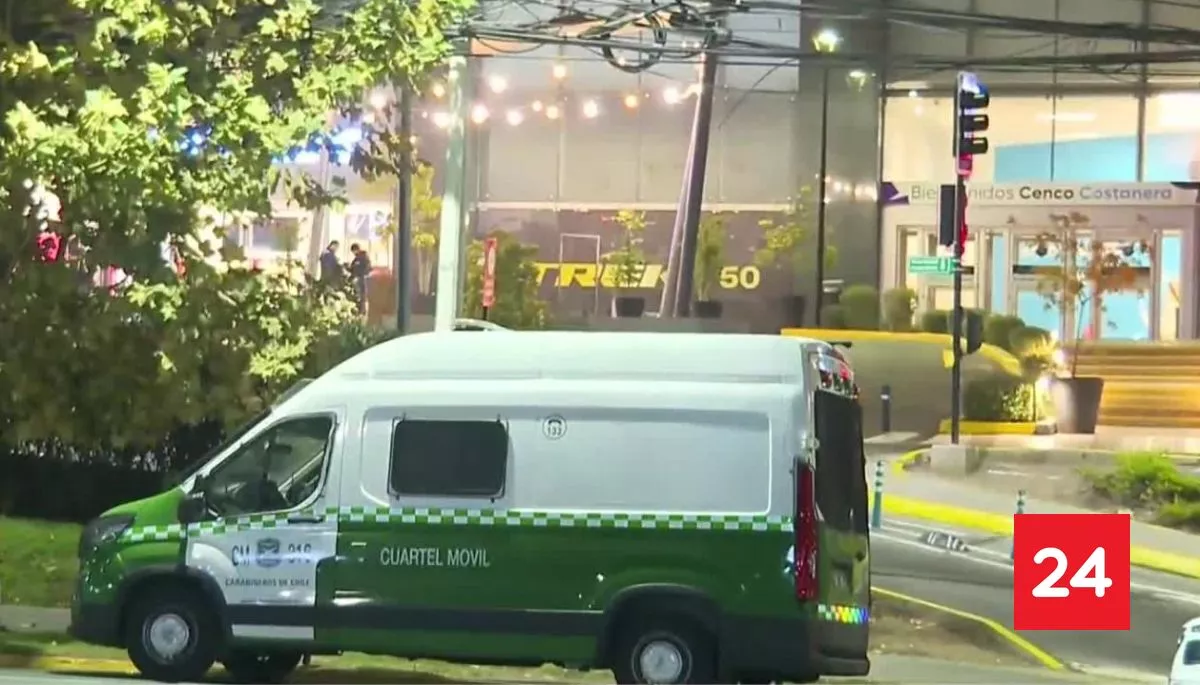 Mall Costanera Center: Con un forado en la pared roban en tienda de bicicletas