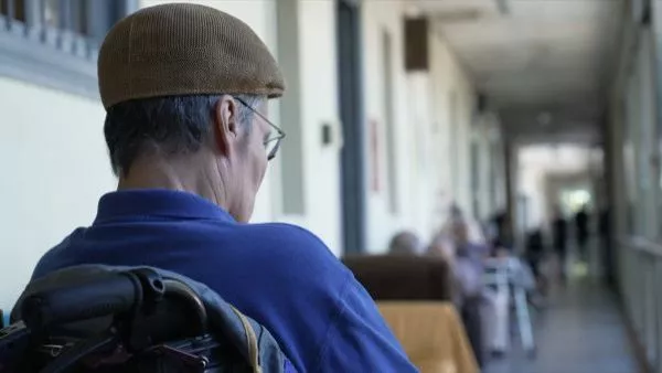 Sobreviven a una enfermedad pero quedan abandonados