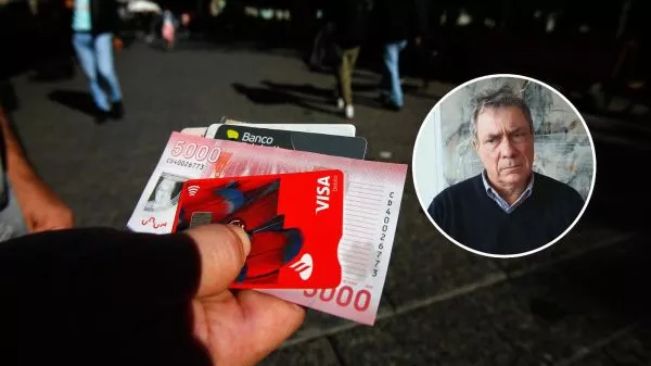 Tarjetas, dinero y el economista Tomás Izquierdo