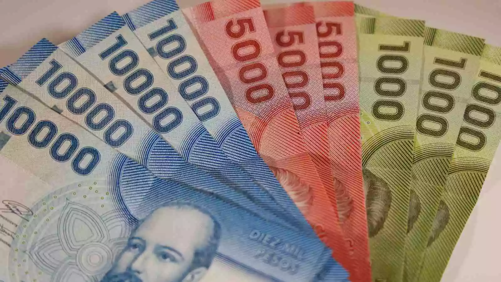 Billetes de distinta denominación