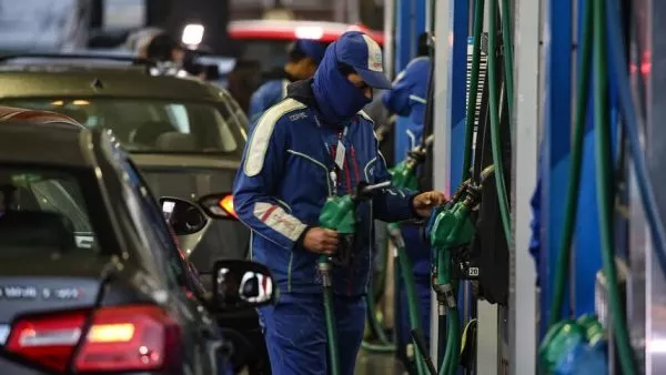 Qué pasará con las bencinas: Proyección advierte nueva alza esta semana
