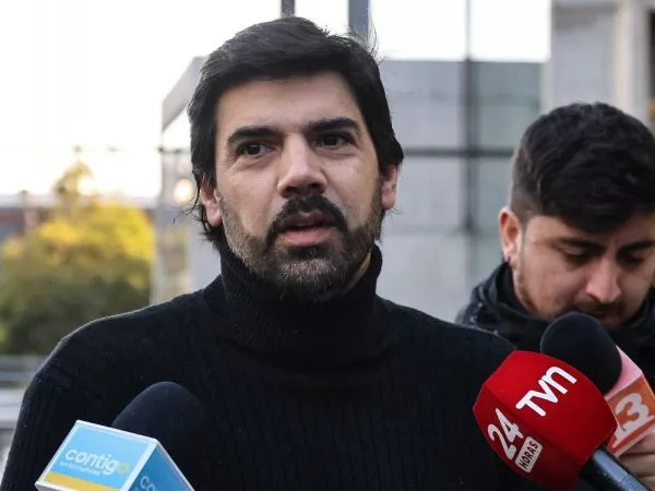 Joaquín Lavín León llegando al Centro de Justicia