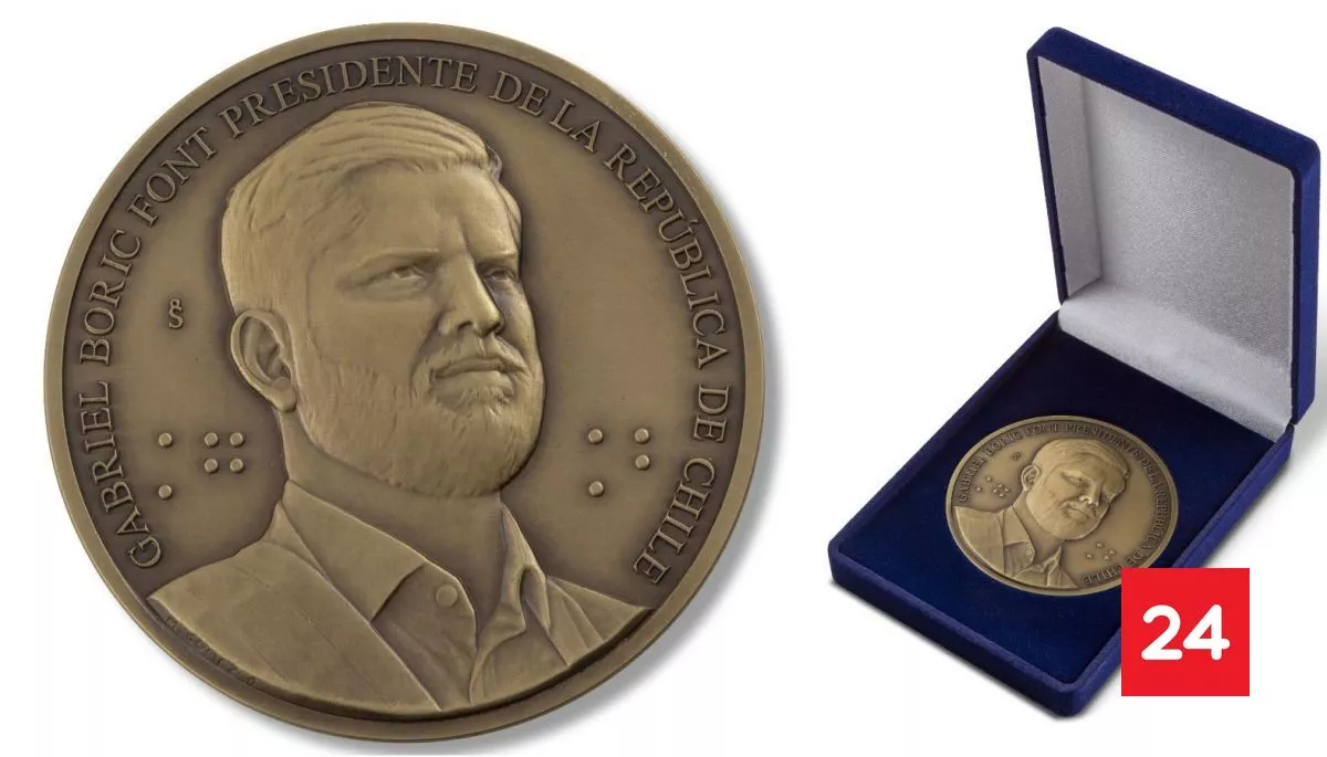 #Nacional 

Precio, detalles y escritura en braille: sale a la venta la medalla de Gabriel Boric 

Más detalles⬇️