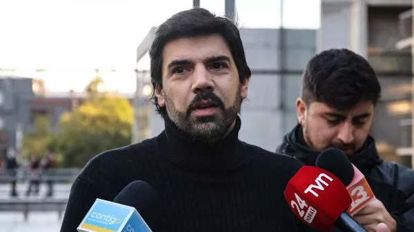 Joaquín Lavín León llegando al Centro de Justicia