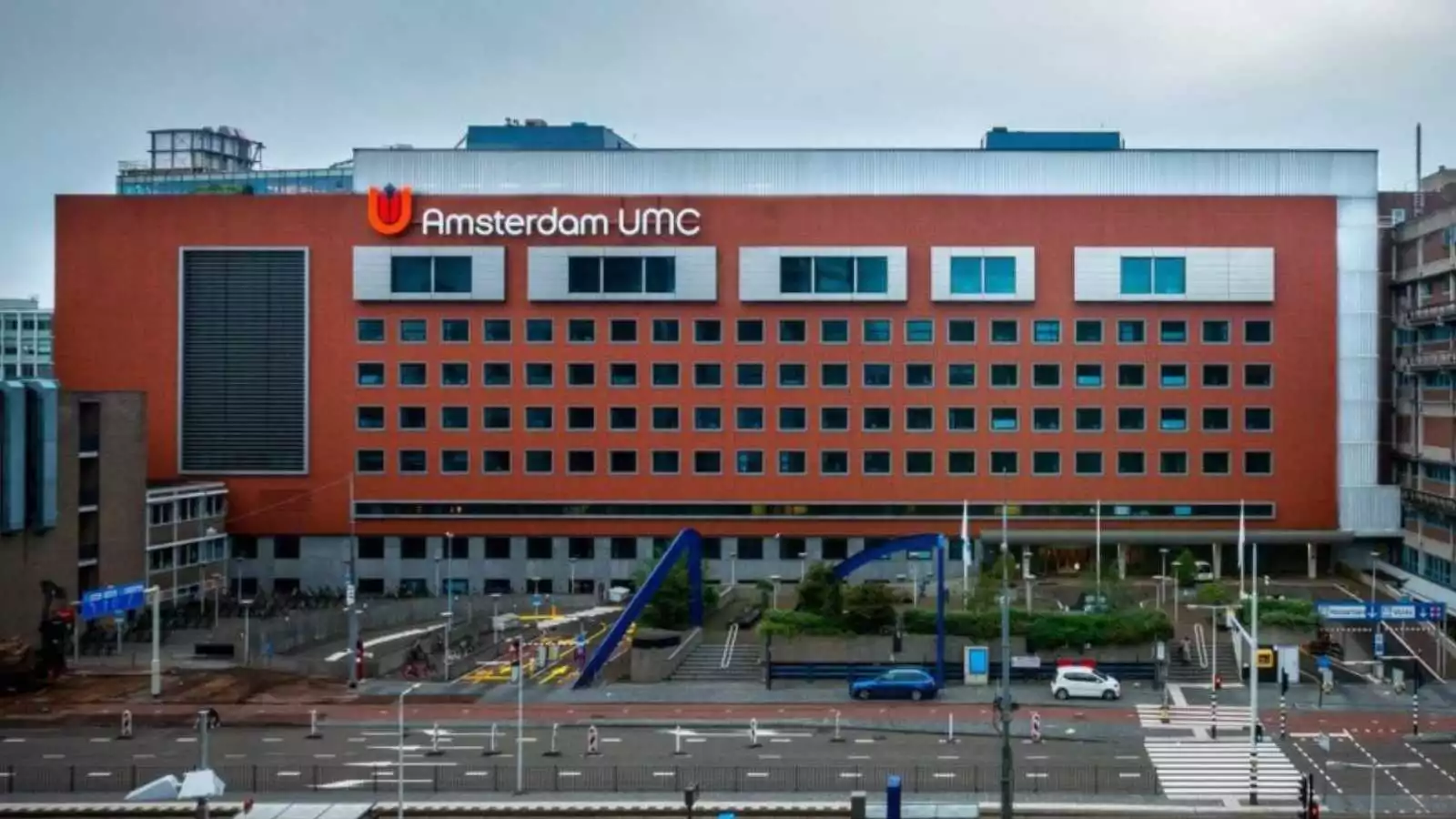 Hospital donde estaría hospitalizada la azafata por posible contagio del virus hanta