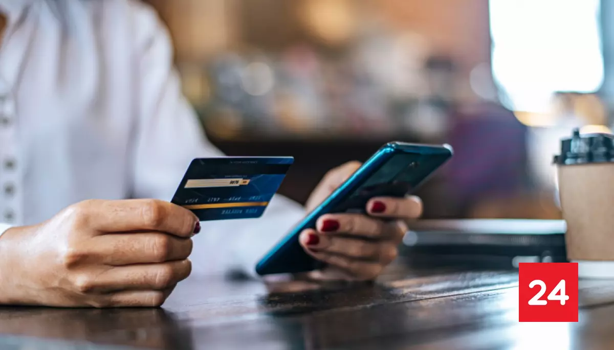 #Economía 

374 transacciones anuales por persona: explosión de pagos digitales en Chile tensiona al sistema financiero 

Más detalles⬇️