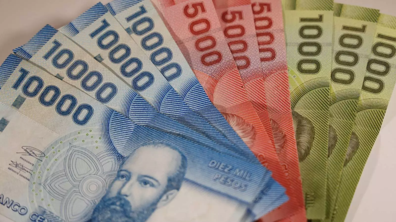 Billetes de distinta denominación
