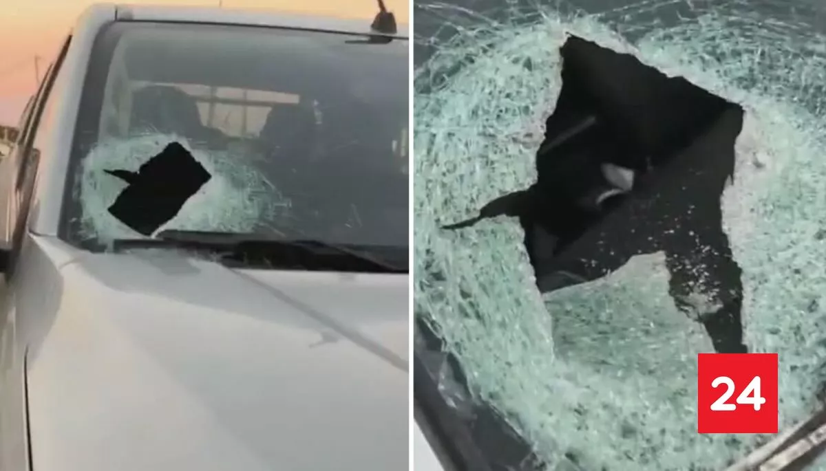 #Regiones 

Permanece grave: mujer fue impactada por fierro que cayó de una pasarela en las Ruta 5 Sur

Más detalles ⬇