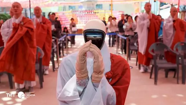 “Gabi”, robot humanoide budista.