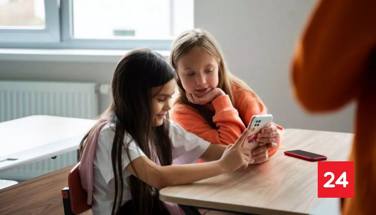 ✨ #Tendencias 

Menos digital, más humano: El impacto en los colegios tras limitar el uso de celulares 

Más detalles ⬇️