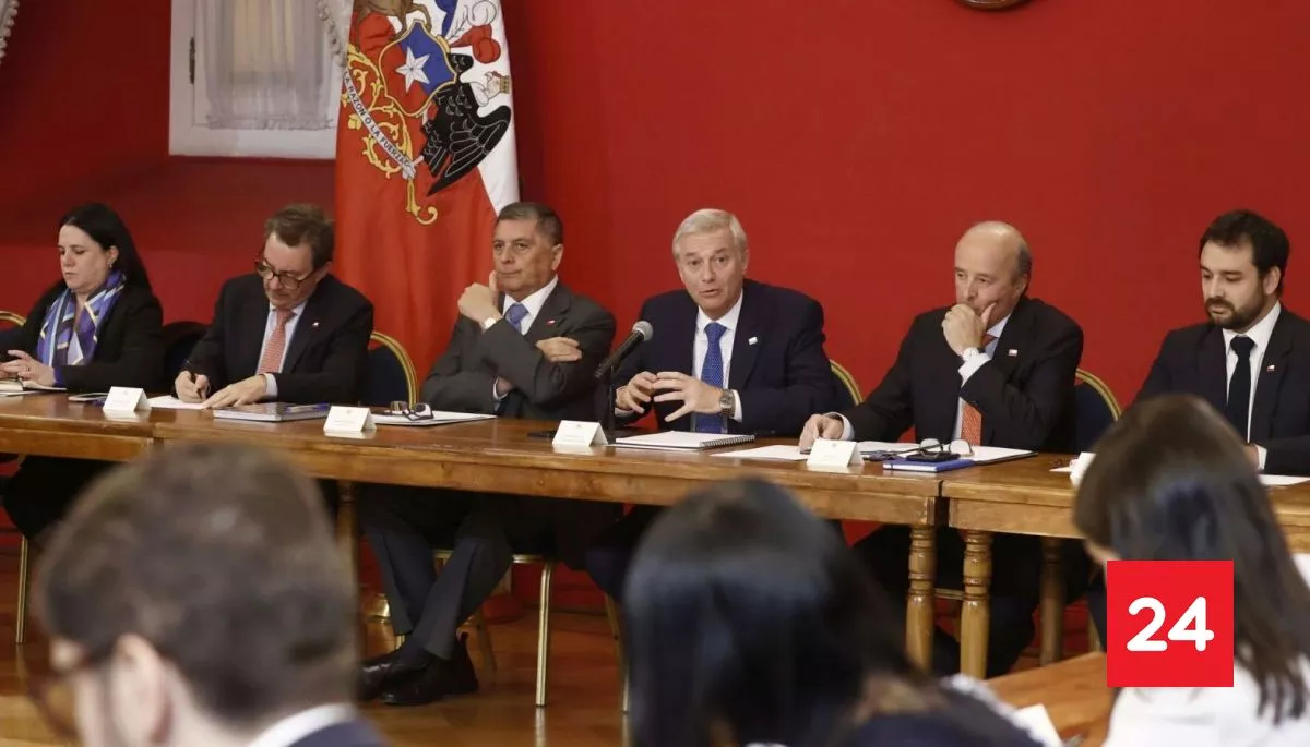 Cadem: ningún área de gestión del Gobierno supera el 50% de aprobación y aprobación del Pdte. Kast bajó 2 puntos