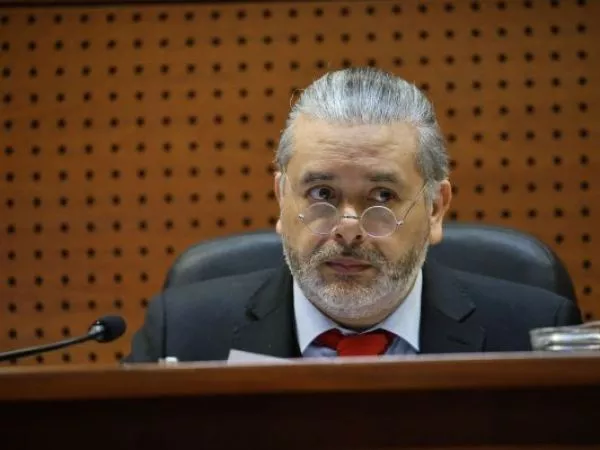 juez urrutia licencia