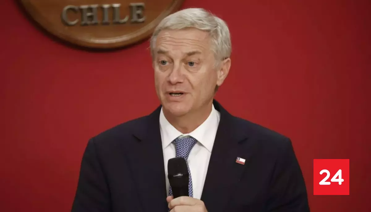 Cadem: aprobación de Kast cae a su nivel más bajo desde inicio del mandato
