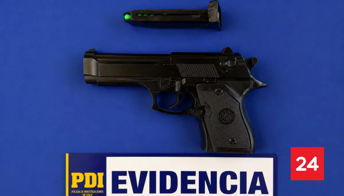 Alumna llevó pistola a balines a colegio en Alto Hospicio y su madre terminó notificada de expulsión del país