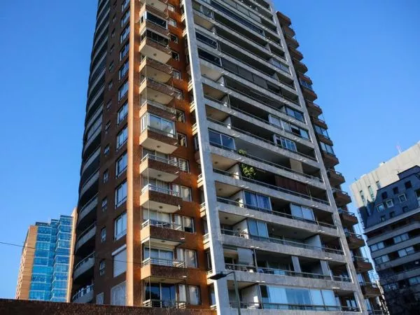 Fiesta y posible consumo de alcohol: Fiscalía por niña que murió tras caer de piso 11