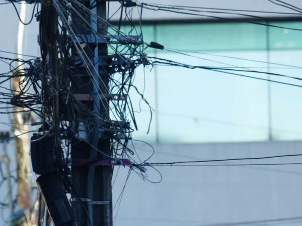 Comienza a implementarse el plan nacional de retiro de cables.