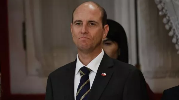 Martín Arrau debuta como ministro de Seguridad con reunión con subsecretarios