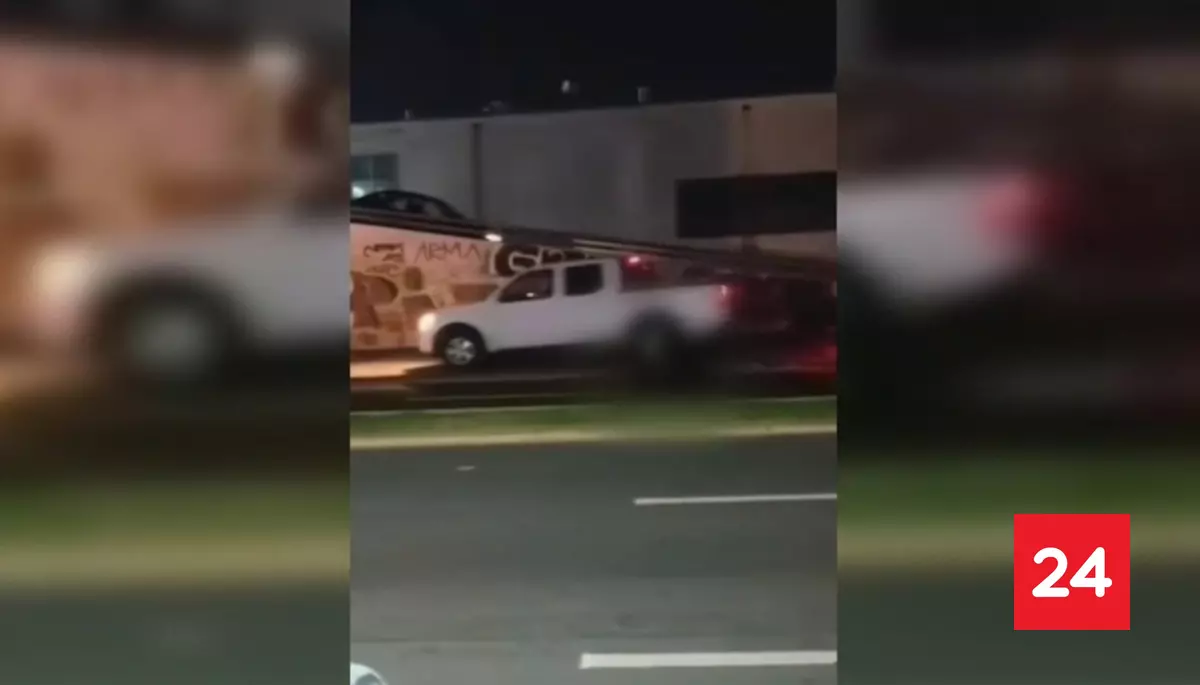 #Regiones

VIDEO: el momento en que una camioneta atropelló a al menos 3 personas en Valparaíso

Más detalles⬇️