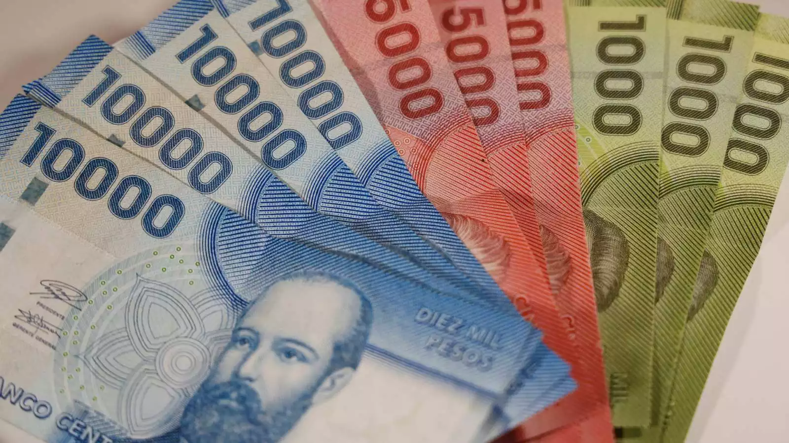 Billetes de distinta denominación