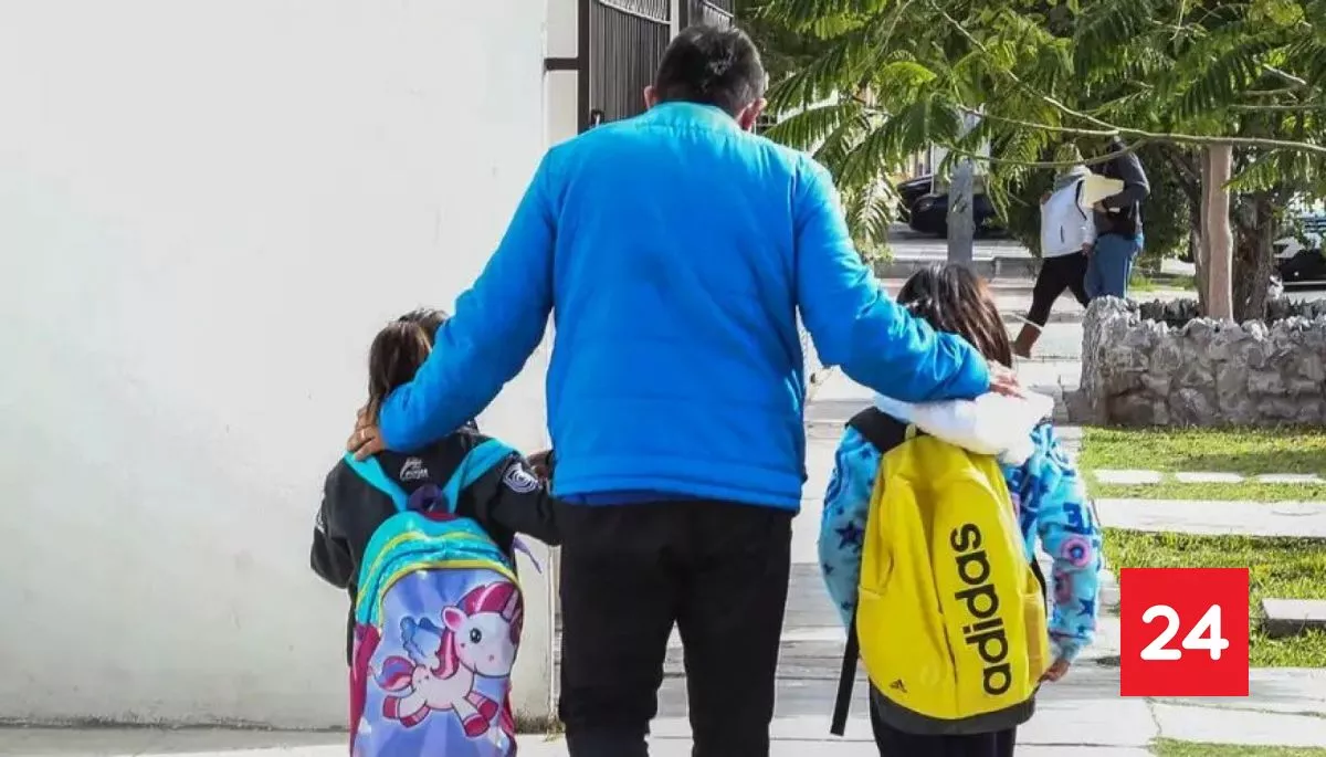 Ciudad de México regula uso de teléfonos móviles en escuelas