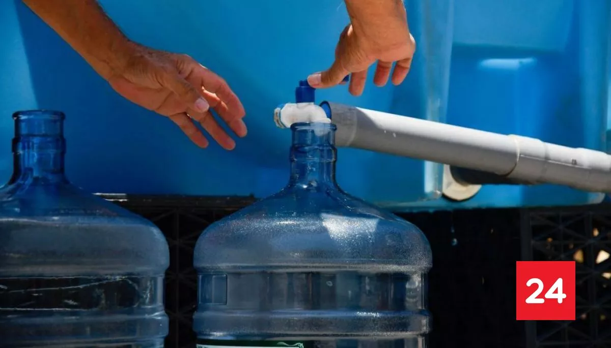 #Nacional 

Corte de agua de 36 horas en ocho comunas de Santiago: la recomendación clave para el abastecimiento

Más detalles ⬇️