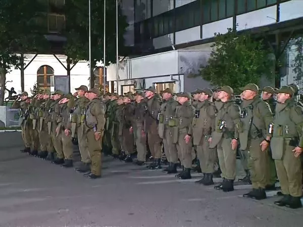 Carabineros inicia copamiento policial en estaciones del Metro y paraderos