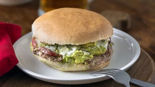 Churrasco chileno es destacado entre los más icónicos sándwiches del mundo