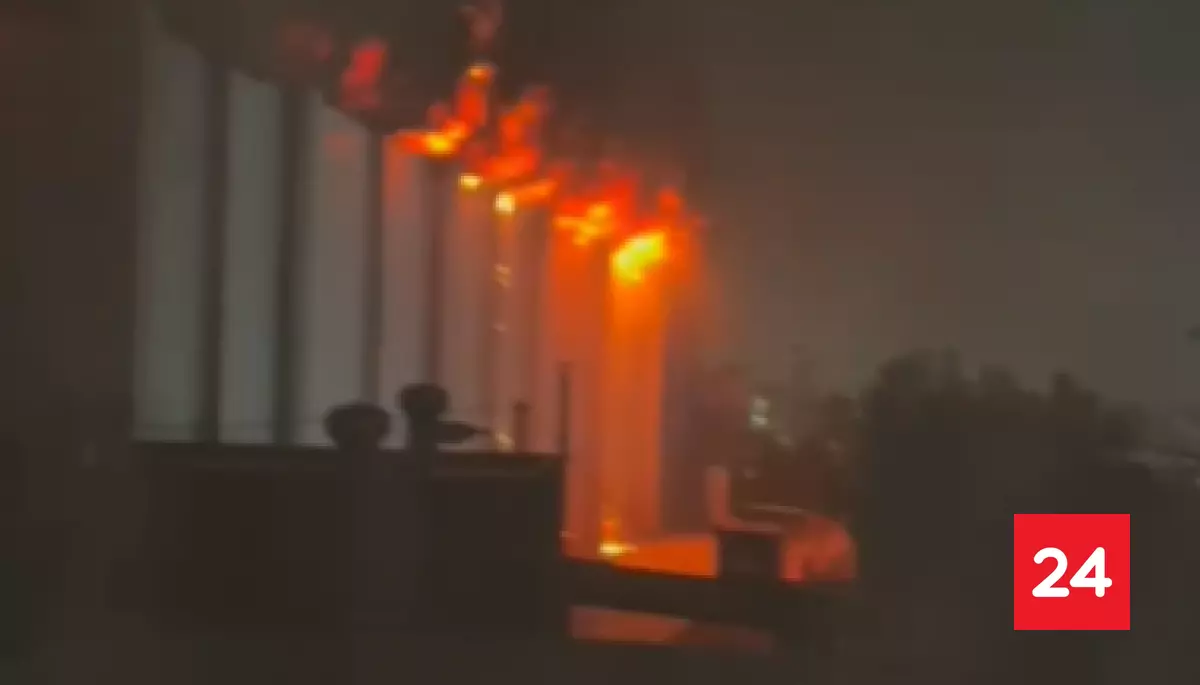 ⭕ #AHORA24H 

Incendio estructural afecta a fábrica en Paine y alertan riesgo de propagación a viviendas 

Más detalles ⬇️