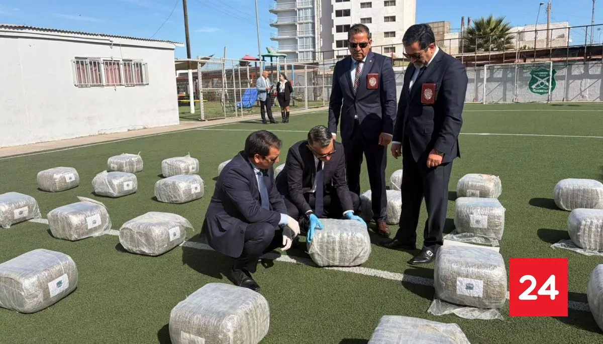 #Regiones 

Controles fronterizos en Ollagüe: detectan más de 458 kilos de marihuana ocultos en camión cisterna 

Mas detalles⬇️