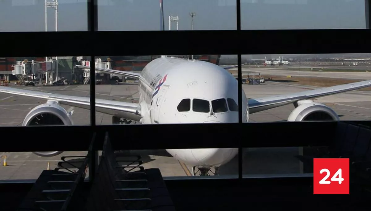 #Nacional 

Detienen a pasajero en el Aeropuerto de Santiago tras operativo por presunta presencia de explosivos 

Más detalles ⬇