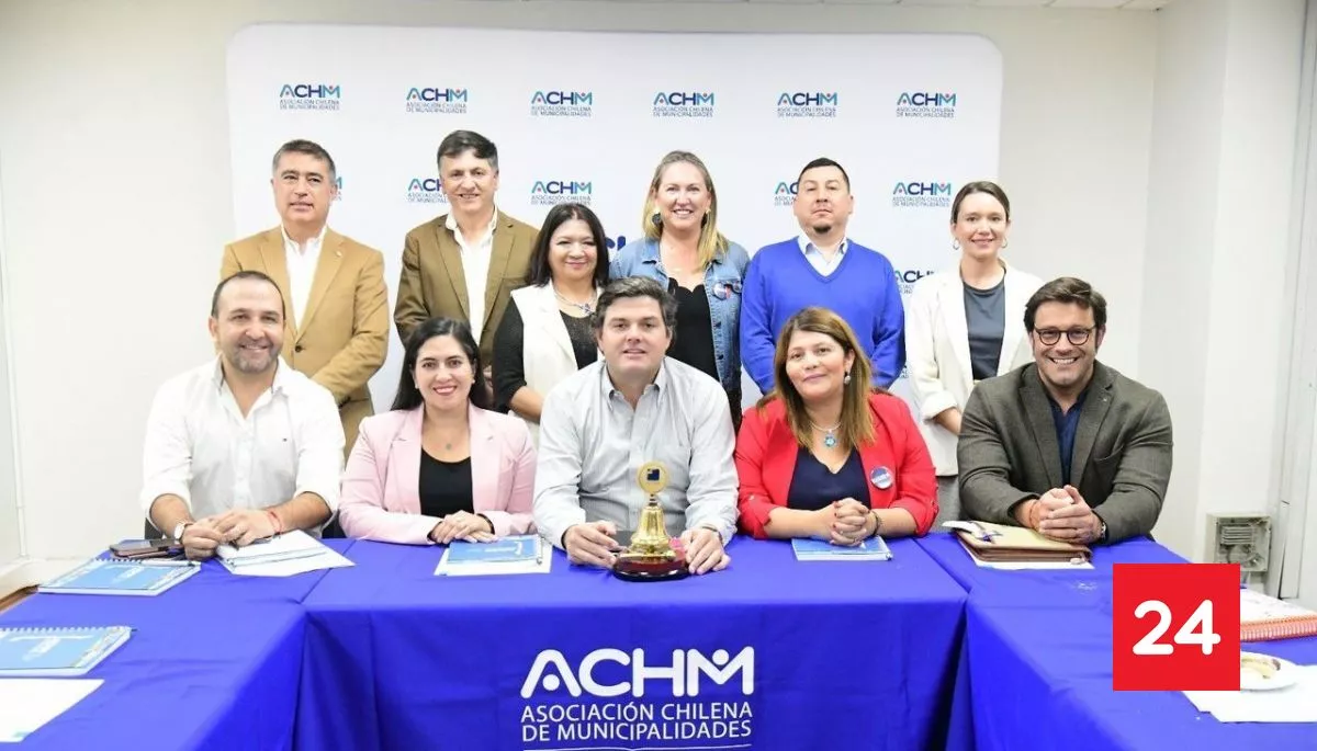 #Nacional 

Con foco en financiamiento y descentralización: Encuentro Nacional de Alcaldes se realiza en La Serena 

Más detalles⬇️