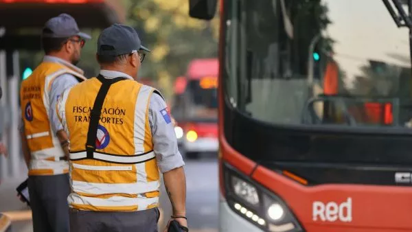 Las 7 sanciones que arriesgas por evadir el pago en el transporte público