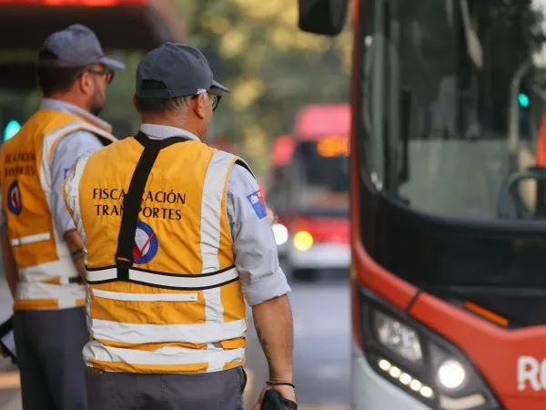 Las 7 sanciones que arriesgas por evadir el pago en el transporte público
