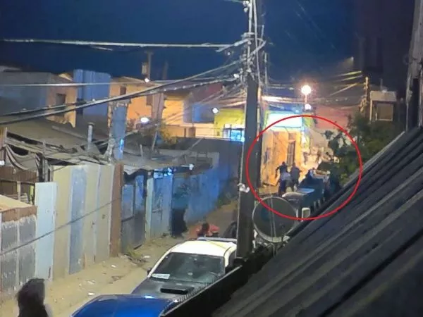 VIDEO | Cámaras captaron mortal balacera que dejó una joven muerta y nueve heridos en Valparaíso