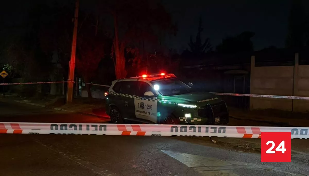 #Nacional 

Copiloto es asesinado con diversos balazos tras sufrir encerrona en La Pintana 

Más detalles⬇️