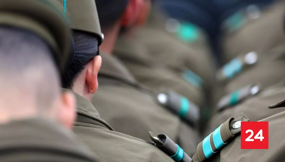 #Regiones 

8 carabineros de Atacama son detenidos por irregularidades en procedimientos policiales 

Más detalles⬇️