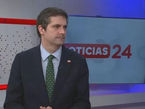 Subsecretario Rodríguez revisión de mochila