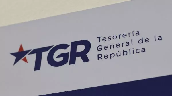 TGR impulsa nuevos convenios para regularizar deudas del CAE según tu sueldo La Tesorería General de la República destacó que las nuevas condiciones permiten pactar cuotas que no superen el 10% de la renta del deudor y reducir el pago inicial exigido.