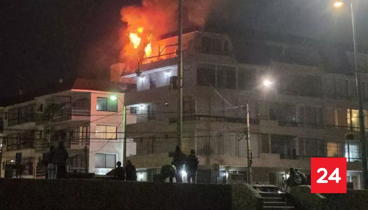 ⭕️ #Ahora24H 

VIDEO: Incendio estructural afecta edificio e