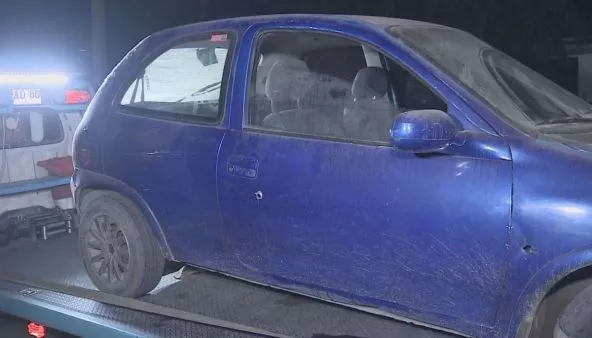 Hombre se encuentra en riesgo vital tras recibir múltiples disparos a bordo de su vehículo en Lampa De acuerdo con los primeros antecedentes, un vehículo pasó al costado del automóvil de la víctima y efectuó múltiples disparos.