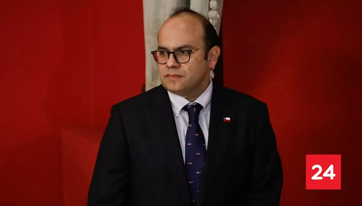 #Política 

Pavez por cobros del CAE: "No es un derecho soci