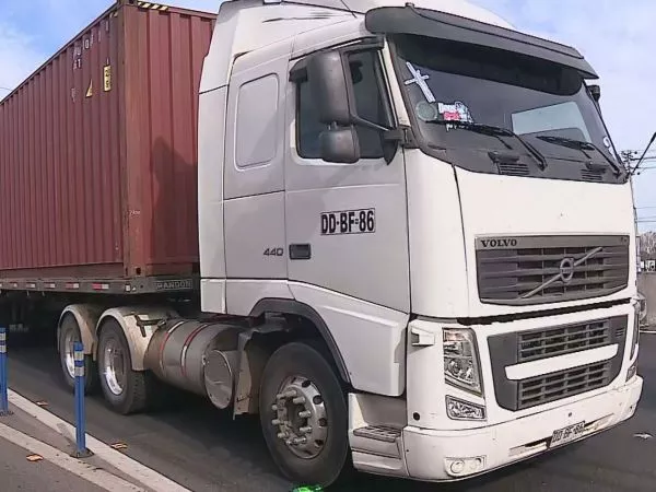 Delincuente fue baleado: frustran robo de camión cargado con whisky avaluado en $55 millones